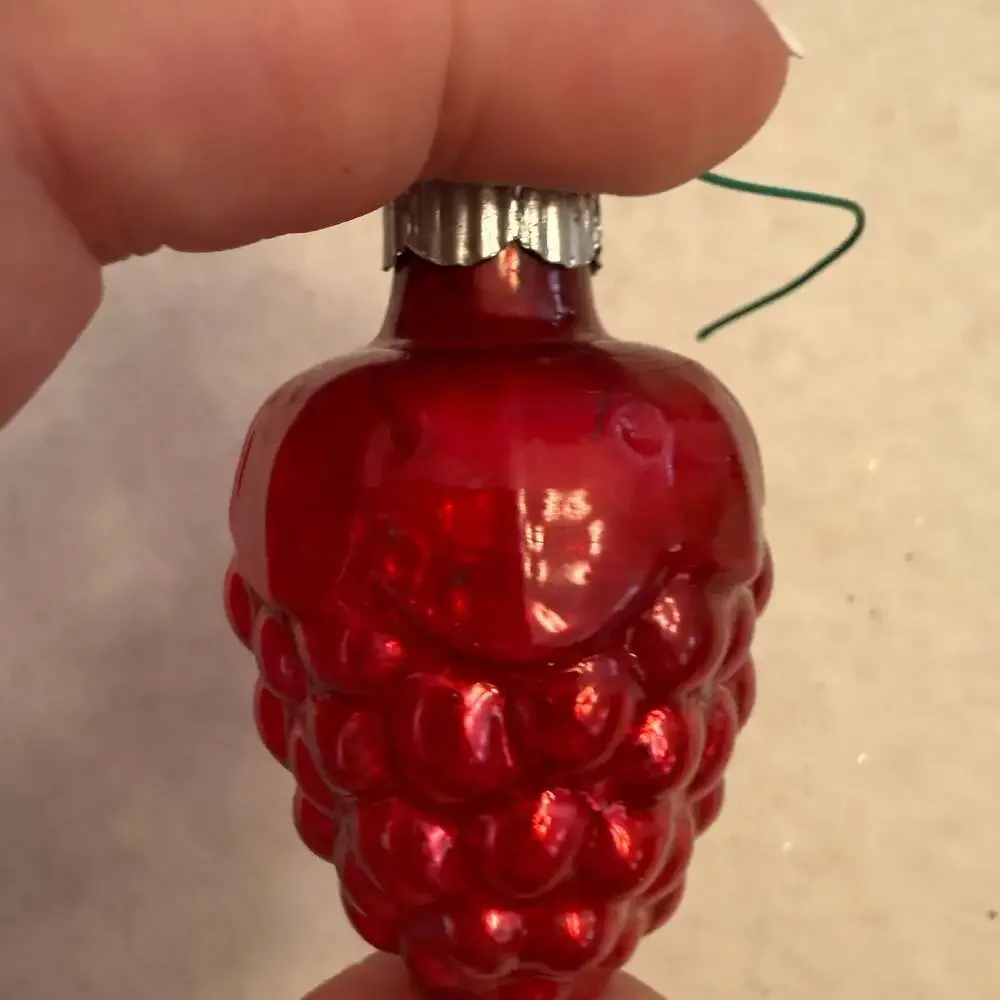 Vtg Shiny Brite Mercury Glass Christmas Ornament Red Grape Bunch Cluster